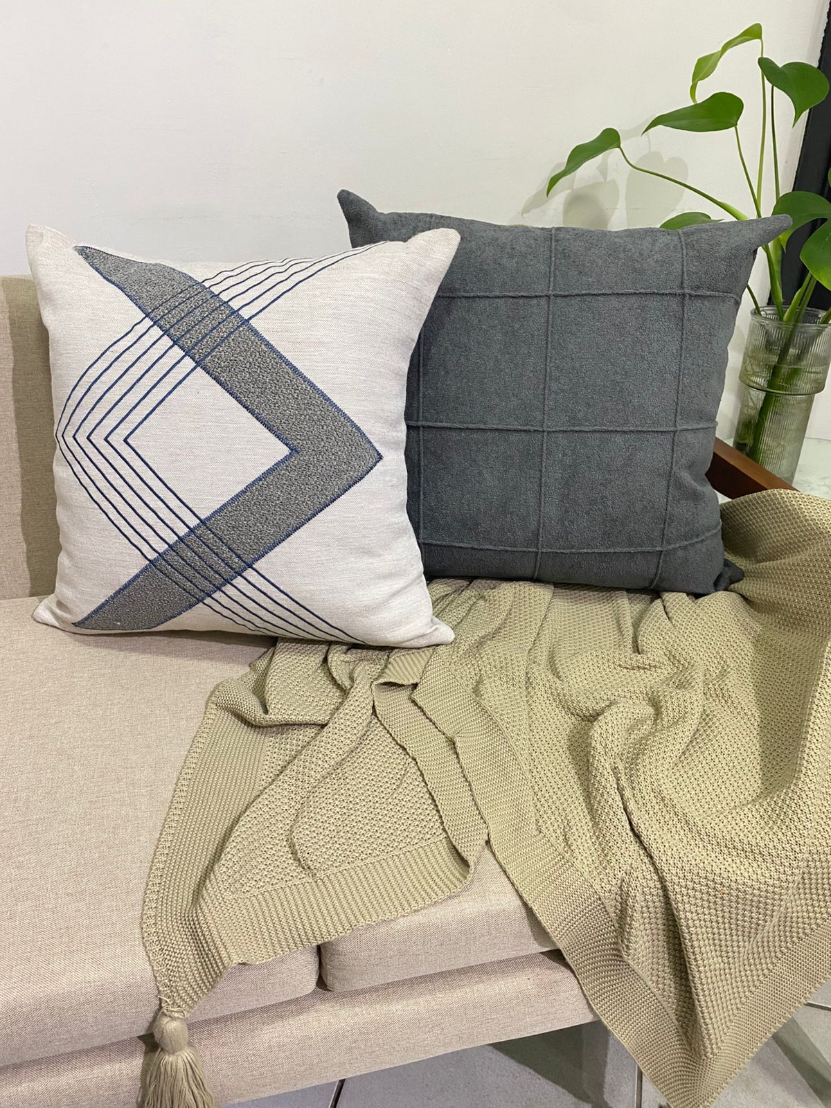 Kit 2 Capas em Linho Bordado e Bouclê - Nara